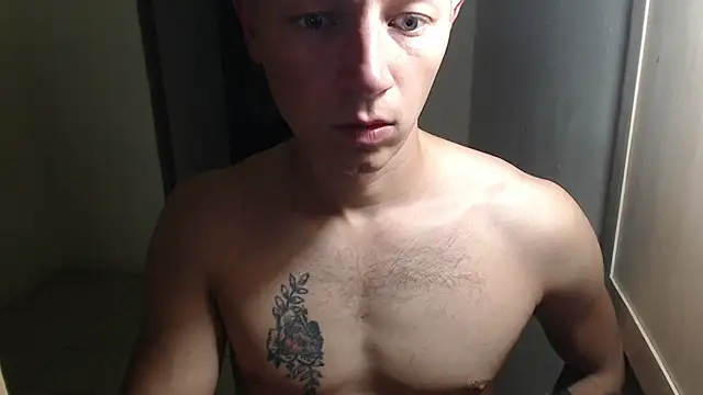 Snapshot of BlondZilla chatting on May 2026 04:28:02 AM BlondZilla online show from May 2026 04:28:02 AM