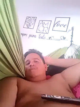 Snapshot of reguetones92 chatting on September 2025 04:41:02 PM reguetones92 online show from September 2025 04:41:02 PM