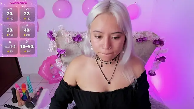 Nataliahenao69 online show from November 2025 06:03:02 PM