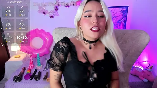 Snapshot of Nataliahenao69 chatting on May 2026 10:15:02 PM Nataliahenao69 online show from May 2026 10:15:02 PM