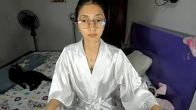 Anais lux online show from March 2026 11:33:01 PM