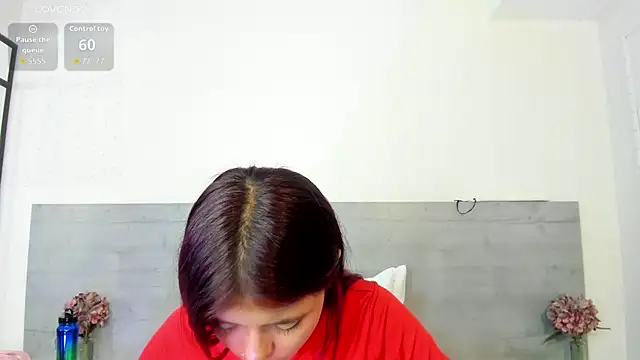Snapshot of sunnyWhitee chatting on May 2026 07:42:02 PM sunnyWhitee online show from May 2026 07:42:02 PM