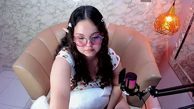 ShylySweet online show from October 2025 05:10:01 AM