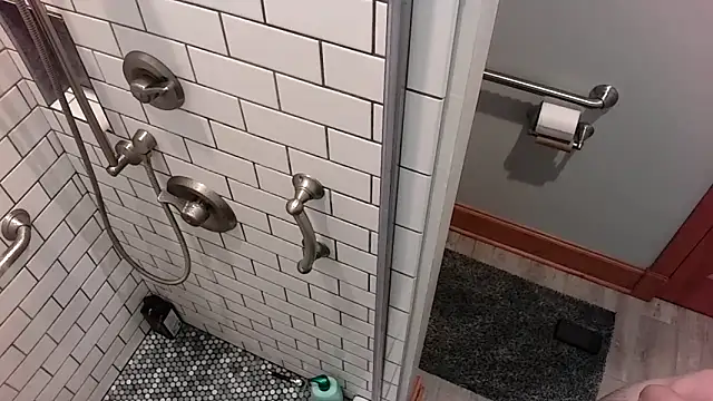 Snapshot of LEVIATHANX666 chatting on February 2026 05:10:01 PM LEVIATHANX666 online show from February 2026 05:10:01 PM