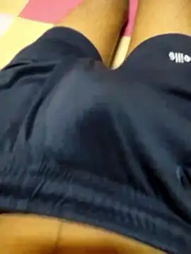 Saxyboy2002 online show from November 2025 04:27:01 AM