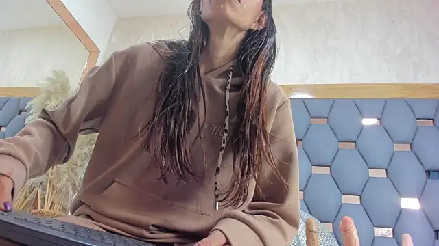 crystal sm online show from March 2026 03:12:01 AM