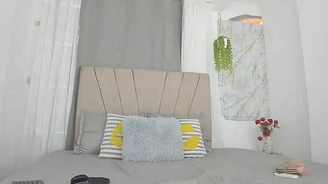 Lady miss    online show from March 2026 01:15:02 PM