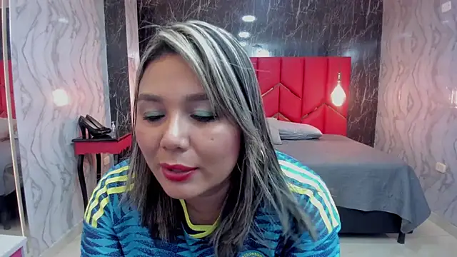 Snapshot of LatinaHoleQueen chatting on June 2026 03:35:02 PM LatinaHoleQueen online show from June 2026 03:35:02 PM