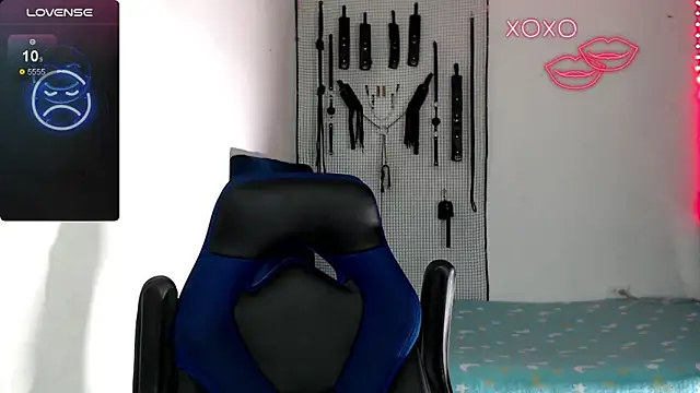 dylan apol0 online show from October 2025 04:01:02 AM