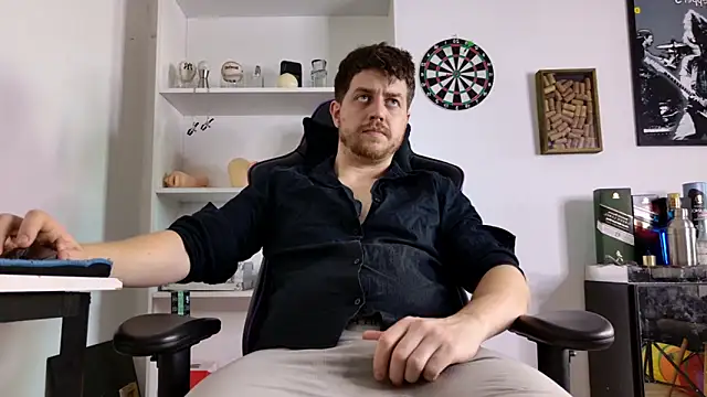 aaron nvk online show from February 2026 09:31:01 PM