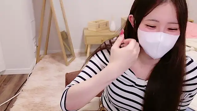 Snapshot of MOEMOE-Q chatting on September 2025 04:50:01 PM MOEMOE-Q online show from September 2025 04:50:01 PM