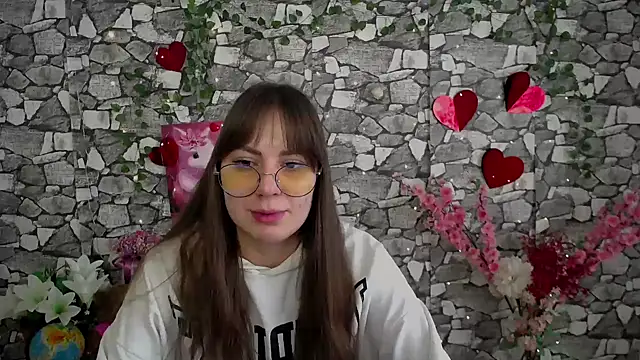 Amanda Bright  online show from November 2025 11:40:02 AM