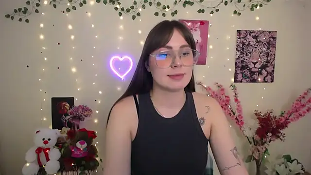 Snapshot of Amanda_Bright_ chatting on May 2026 10:33:01 AM Amanda Bright online show from May 2026 10:33:01 AM