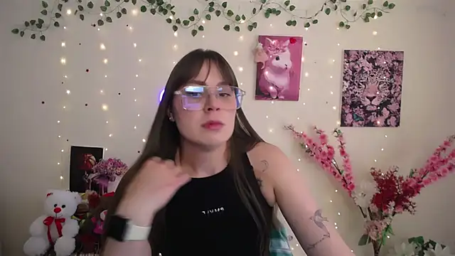 Snapshot of Amanda_Bright_ chatting on May 2026 10:11:01 AM Amanda Bright online show from May 2026 10:11:01 AM