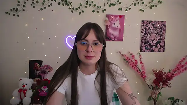 Snapshot of Amanda_Bright_ chatting on May 2026 10:32:02 AM Amanda Bright online show from May 2026 10:32:02 AM