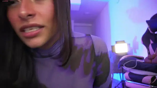 AnnieCouperr online show from February 2026 07:43:01 PM