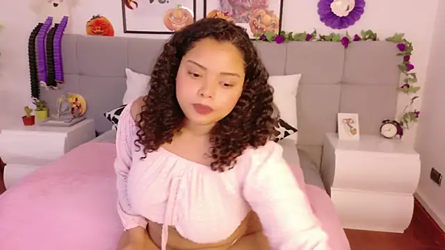 Snapshot of Alanaa_Gomez chatting on October 2025 09:04:01 PM Alanaa Gomez online show from October 2025 09:04:01 PM