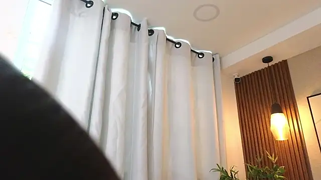 Lia Mar  online show from October 2025 06:05:02 PM