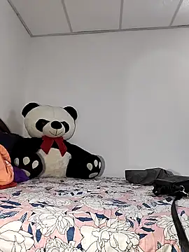 shanell saenz online show from November 2025 12:05:01 AM