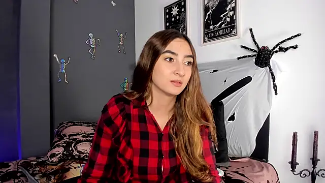 Alice Dickinssonn online show from October 2025 01:45:01 PM