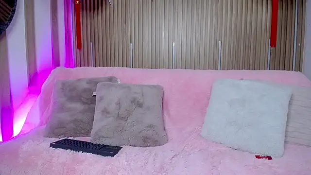 Bonn Glow online show from March 2026 03:52:02 AM