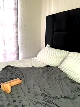 jayjayja19 online show from November 2025 05:54:01 AM