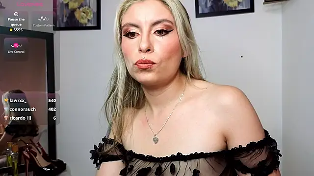 Snapshot of brianna_smoke chatting on October 2025 03:58:01 PM brianna smoke online show from October 2025 03:58:01 PM