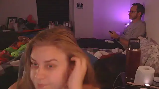 Sexyblonde12344 online show from September 2025 02:11:01 AM