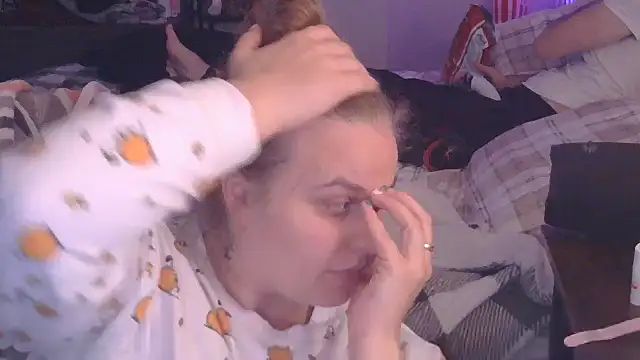 Sexyblonde12344 online show from October 2025 02:22:02 AM