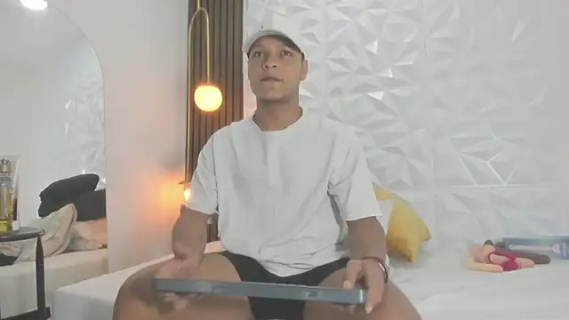 Ricky Owens1 online show from October 2025 01:53:02 PM