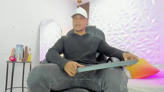 Ricky Owens1 online show from October 2025 12:58:01 PM