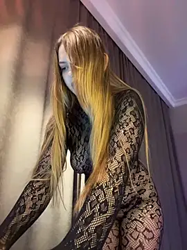 Snapshot of Nikole_Boom chatting on September 2025 07:06:02 PM Nikole Boom online show from September 2025 07:06:02 PM