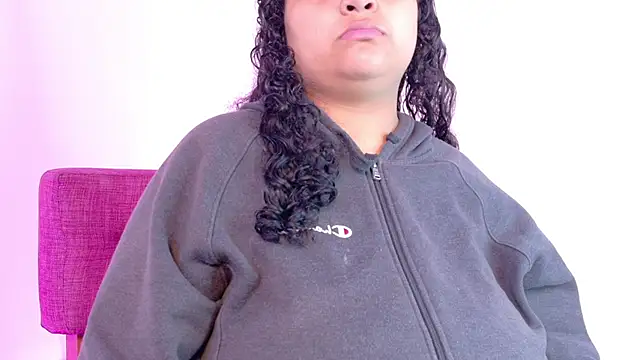 Snapshot of KITY_HILL chatting on January 2026 03:32:01 AM KITY HILL online show from January 2026 03:32:01 AM