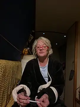 ladyboatlady online show from October 2025 04:57:02 AM