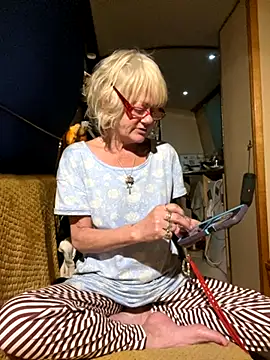 ladyboatlady online show from October 2025 11:50:01 PM