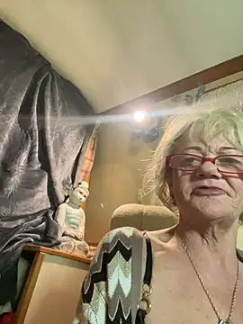 ladyboatlady online show from March 2026 07:54:02 PM