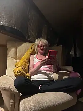 ladyboatlady online show from March 2026 07:58:01 PM