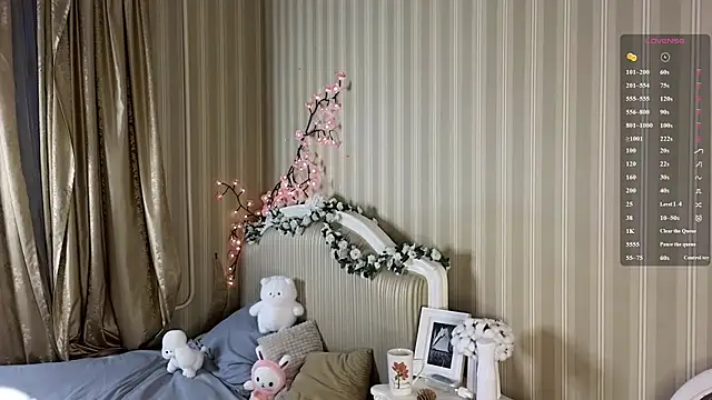 Snapshot of Juuulia_ chatting on February 2026 02:50:02 PM Juuulia online show from February 2026 02:50:02 PM