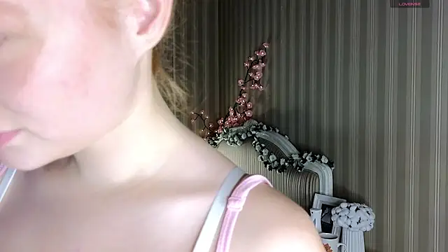 Snapshot of Juuulia_ chatting on March 2026 02:56:02 PM Juuulia online show from March 2026 02:56:02 PM