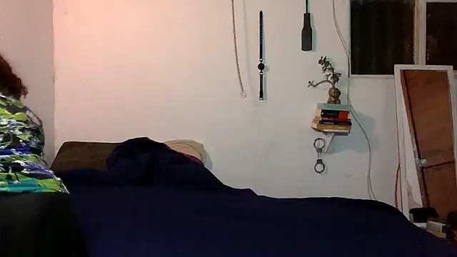 indomitaFox online show from November 2025 04:15:01 AM