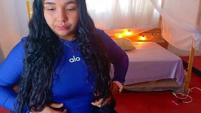 Snapshot of loreaniss chatting on February 2026 04:08:01 PM loreaniss online show from February 2026 04:08:01 PM