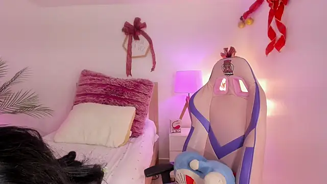 Hadid Jimenez  online show from December 2025 06:45:02 PM