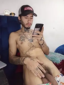 Snapshot of Tattoboy19cm chatting on June 2026 05:14:02 PM Tattoboy19cm online show from June 2026 05:14:02 PM