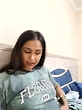 Snapshot of cute_indianxo chatting on January 2026 10:24:01 PM cute indianxo online show from January 2026 10:24:01 PM