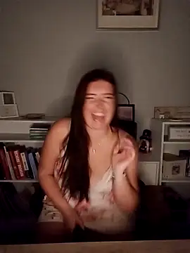 Snapshot of SweetLaurenXX chatting on October 2025 08:08:01 PM SweetLaurenXX online show from October 2025 08:08:01 PM