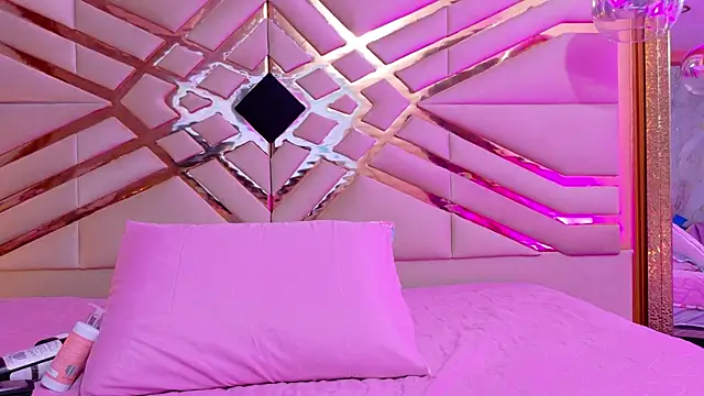 cutepetitee online show from November 2025 07:36:02 PM