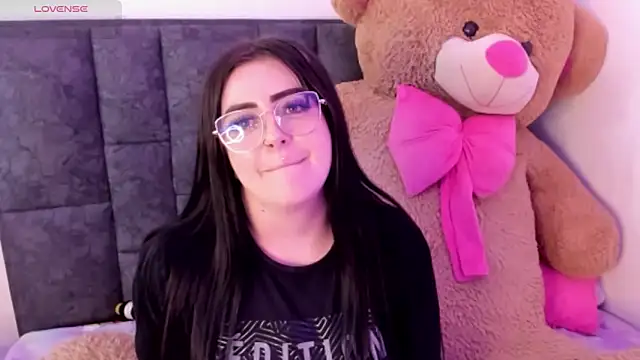 Snapshot of bellacruz3 chatting on February 2026 11:25:01 PM bellacruz3 online show from February 2026 11:25:01 PM