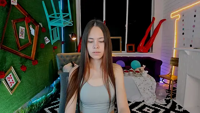 UliaNeer online show from September 2025 05:07:02 AM