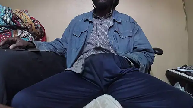 Snapshot of EYEzIAM chatting on January 2026 01:51:01 AM EYEzIAM online show from January 2026 01:51:01 AM