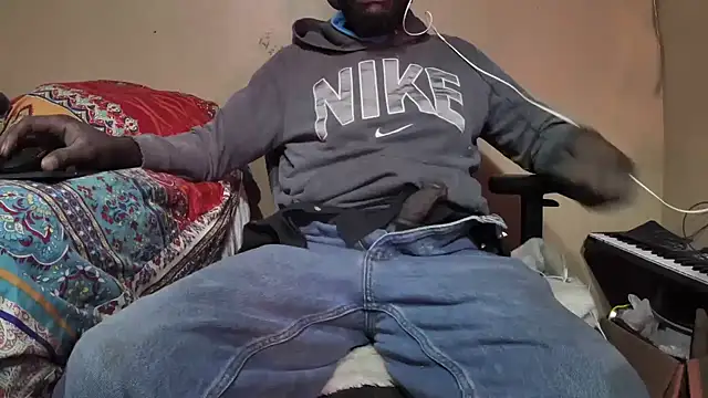 Snapshot of EYEzIAM chatting on January 2026 04:07:02 AM EYEzIAM online show from January 2026 04:07:02 AM